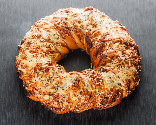 Mia Pagar "Suitsukana-Ploomi Kringel"